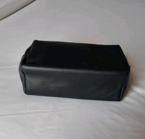 Qatar Airways Mens Business Class Diptyqu amenity kit bag black - New and Sealed - Picture 5 of 6