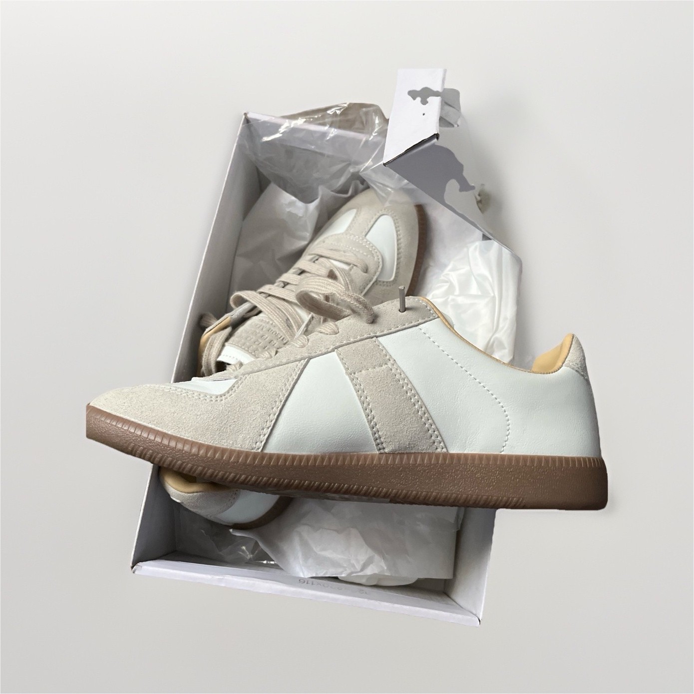 Maison Margiela Replica Men’s Low Top Lace-Up Leather Sneakers White Beige Brown