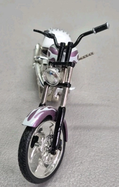 Jesse James West Coast Choppers Sturgis Special JJ05-18-05 1:18 Scale Die Cast - Image 2 of 4