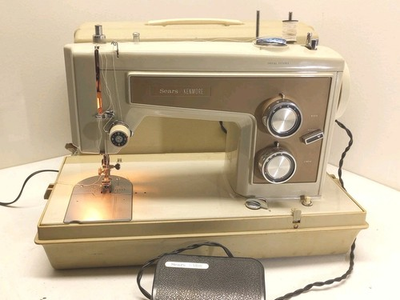#ad Sears amp; Roebuck Kenmore Sewing Machine 158.13200 Tested Working In Original Case $135.00