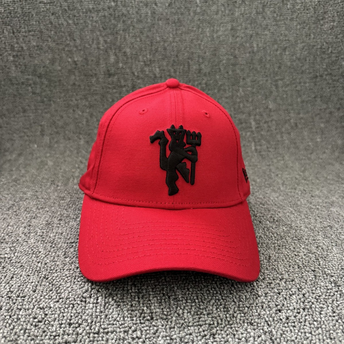 New Era Manchester United 9FORTY Red Black Strapback Cap