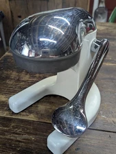 Vintage Retro White Enamel Chrome/Aluminum Manual Juicer Press Citrus Ramcon 