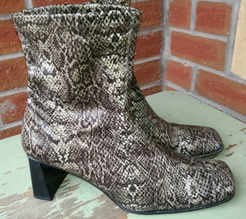 VINTAGE 90s Y2K YESSICA ( C&A ) PULL ON SNAKE PRINT ANKLE BOOTS SIZE UK6 EU 39