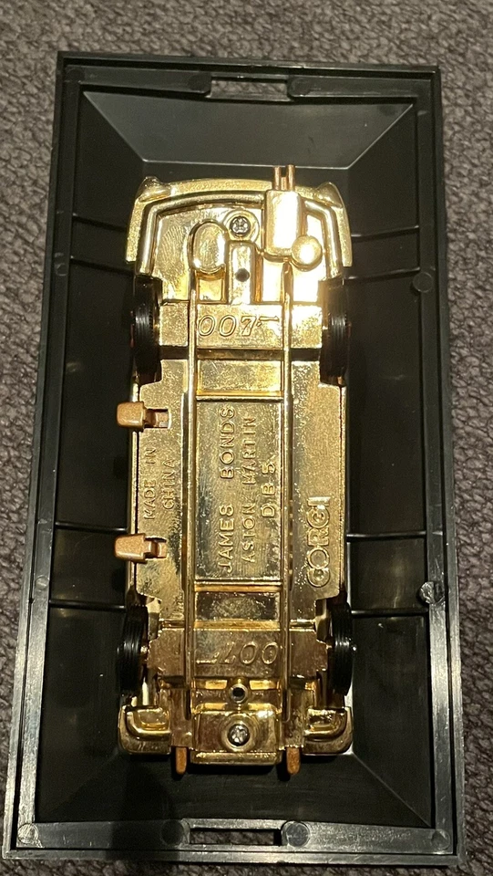Corgi DB5 詹姆斯·邦德 007 阿斯顿·马丁 Goldfinger 限量版 30 号 — 第 4/4 张图片