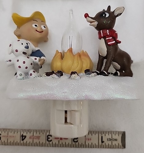 Nightlight Rudolph the Red Nosed Reindeer & Hermey Flicker Christmas Night Light - Picture 3 of 5