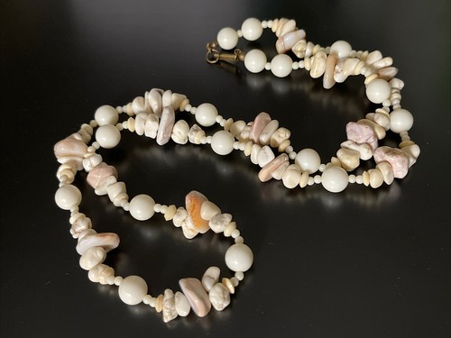 Vintage 70’s-1980’s MIRIAM HASKELL White Coral Agate Glass NECKLACE Signed Clasp