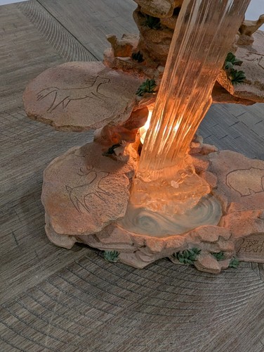 Friends Of The Feather Light Up Waterfall Display Base - Bild 3 von 10