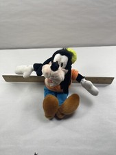 Vintage Walt Disney World Goofy Bean Bag Plush Toy Souvenir 12"