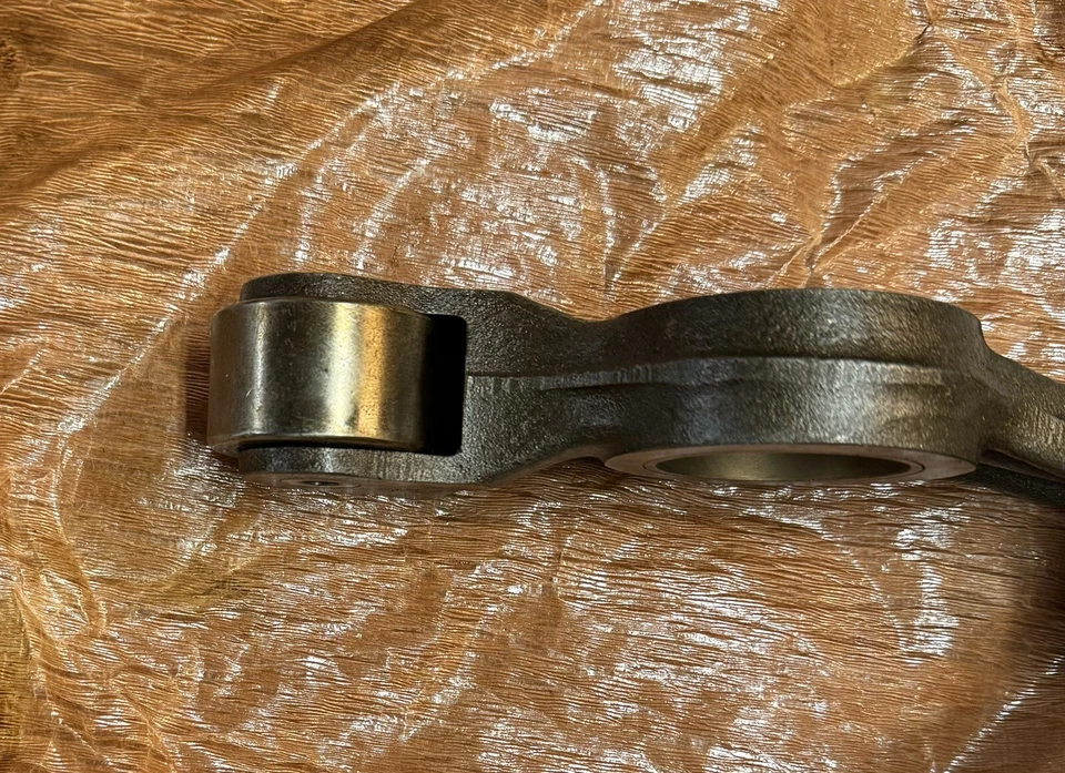 Brazo basculante de motor diésel Cleveland GM NUEVO 3229497 Foto 4 de 4