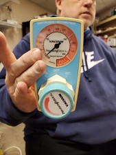 Precision Medical PM3300 Vacuum Regulator