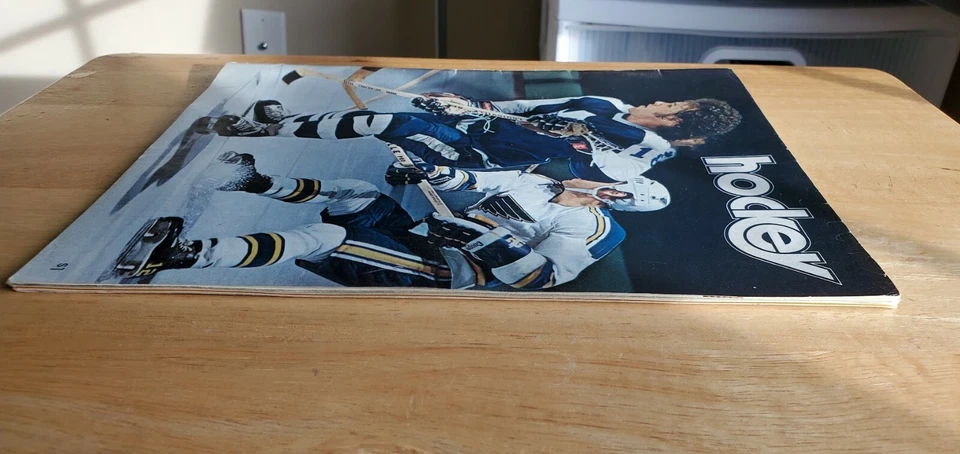 Toronto Maple Leafs Goal Magazine April 13 1974  Jim McKenny hockey program NHL - Image 4 of 4