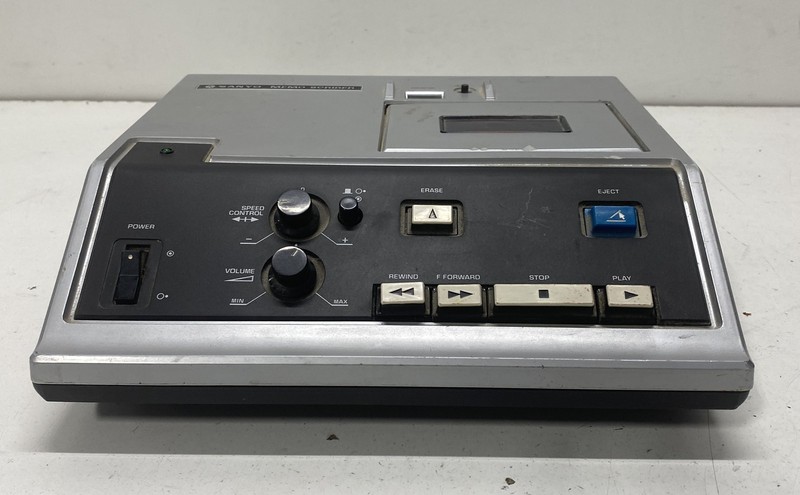 Vintage Sanyo TRC 8010A Memo-Scriber Cassette Transcriber Powers On As-Is