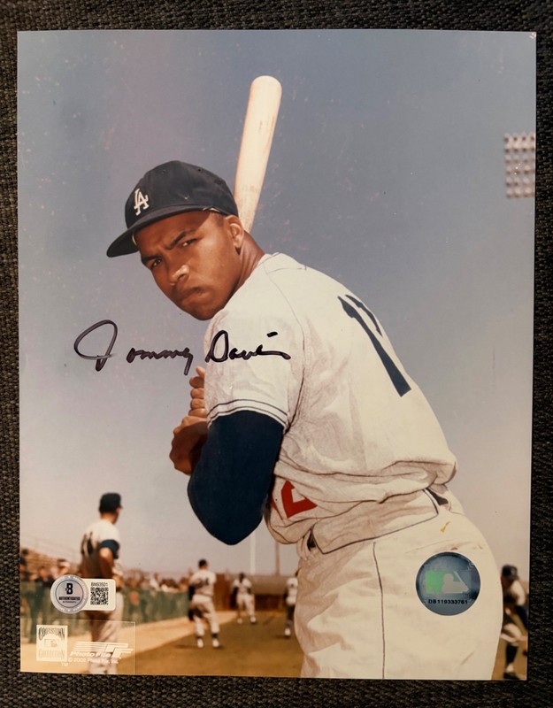 DODGERS TOMMY DAVIS HAND SIGNED 8" X 10" PHOTO BECKETT AUTHENTICATED #BN93501