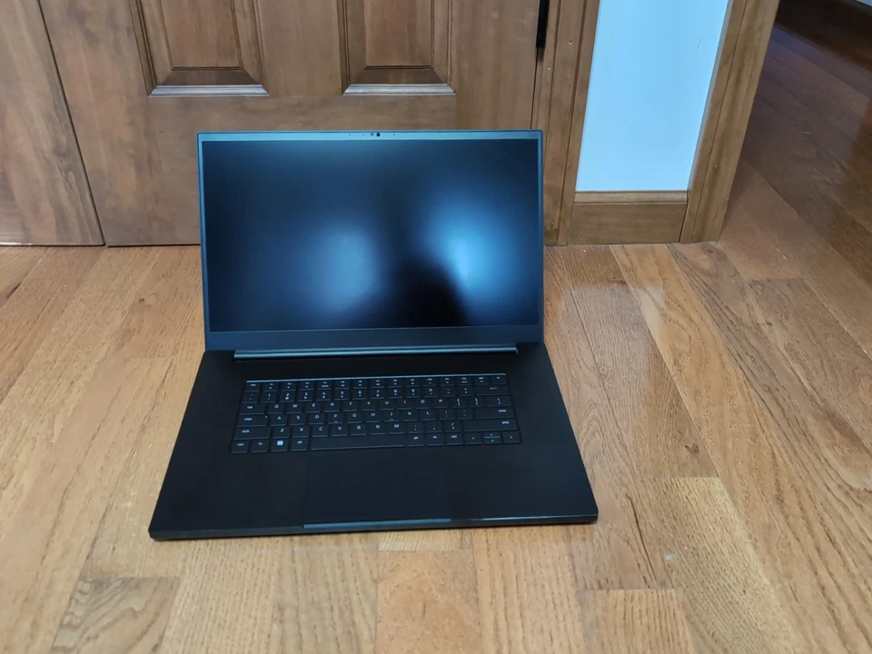 LEER DESC. Razer Blade 17 2022 QHD 240Hz 12ª Gen I7 32GB RAM 3080Ti RZ09-0423 Foto 2 de 4