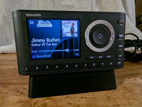 SiriusXM SXPL1 Onyx Plus with dock SXHD1, AC Power Supply, and antenna.
