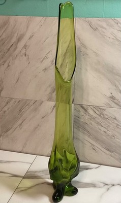 VINTAGE MCM VIKING GLASS GREEN 23.25 THREE FOOTED SWUNG VASE - STUNNING.