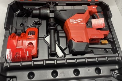 Milwaukee M18 FUEL 1-3/4'' SDS Max Rotary Hammer 2718-22HD Batteries Not Included
