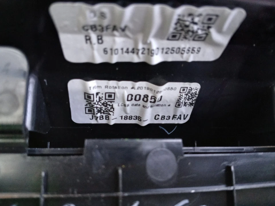 FORD KA+ ACTIVE DISPLAY SCREEN FASCIA TRIM J7BB-18835-CB3FAV 2018-2020 ~ - Image 3 of 4