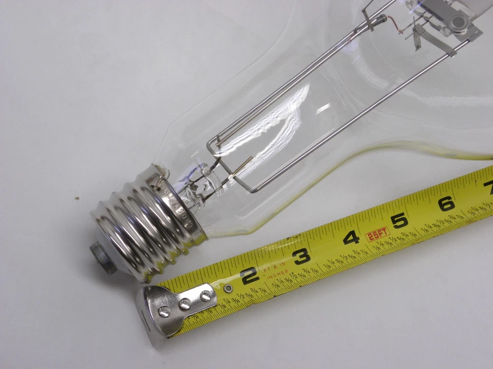 ONE-  Sylvania M1000U BT56 Metal Halide 1000W Lamp Light Bulb M47/S 4000K - Image 3 of 4