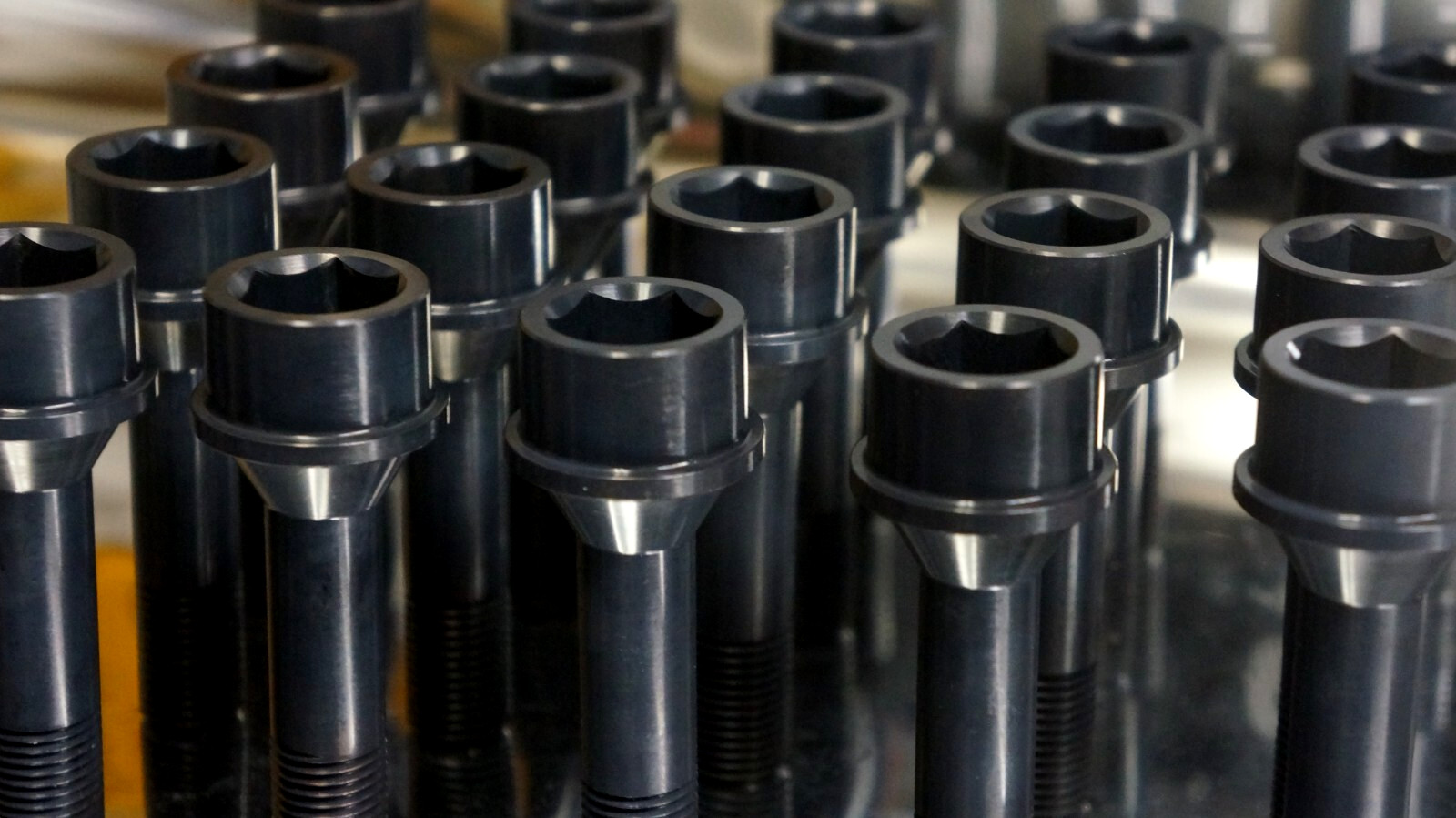 Black Ferrari Titanium Gr5 Lug Bolts Studs 14x1.5 60deg Seat Inner-HEX17 20Pcs 