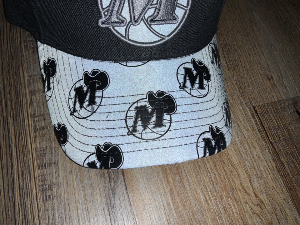 Dallas Mavericks Mitchell & Ness NBA Snapback Hat Hardwood Classic Retro *Defect - Image 4 of 4