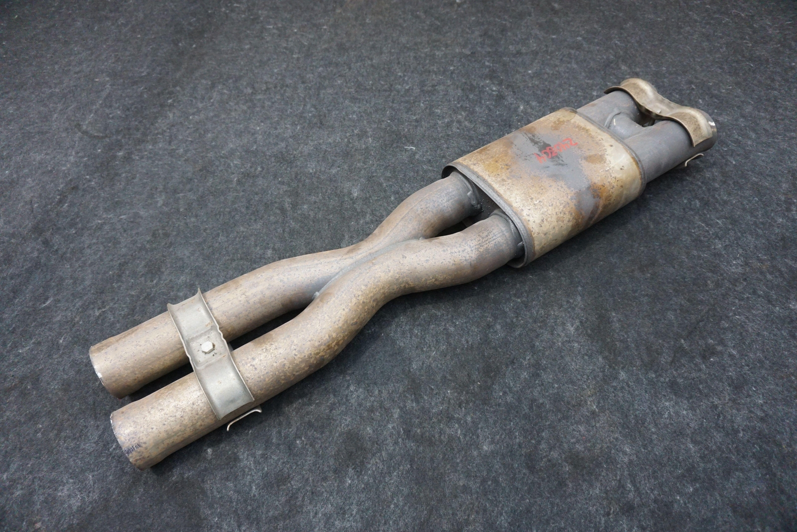 Rear Center Exhaust Muffler Resonator Pipe 670103686 Maserati Ghibli M157 14-17+