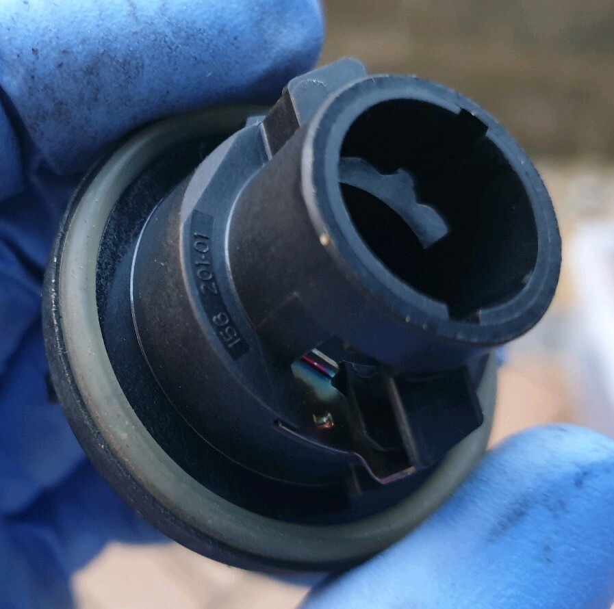 GENUINE VAUXHALL INSIGNIA 20082013 VW GOLF HEADLIGHT BULB HOLDER PY21W