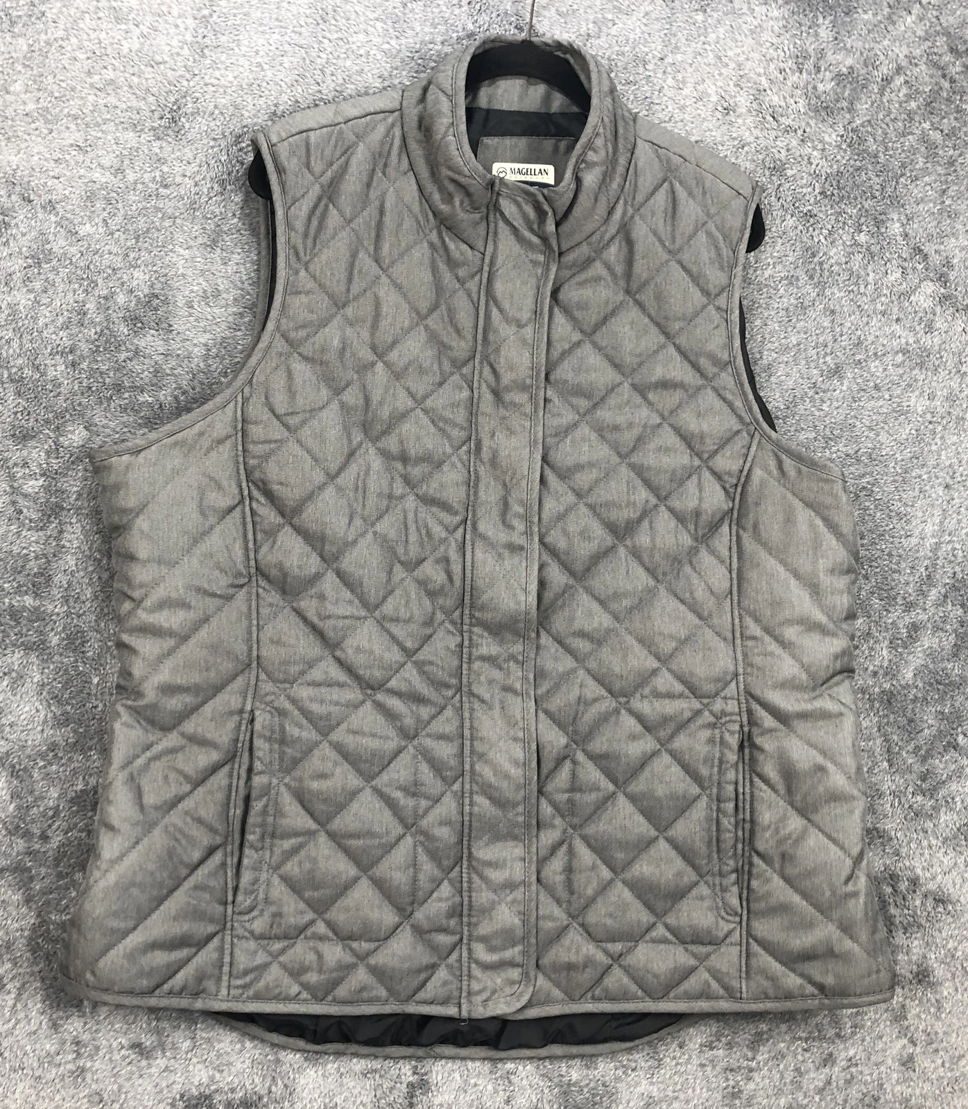 Magellan Outdoors Vest Mens 3XL Gray Quilted Herringbone Insulated Outdoor
Opens in a new window or