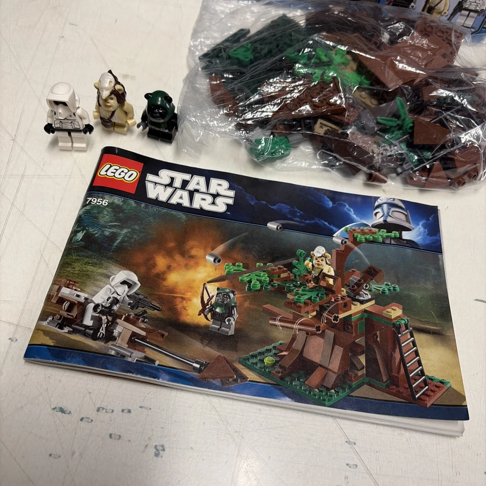 LEGO Star Wars 7956 Ewok Attack, foto 2 di 5