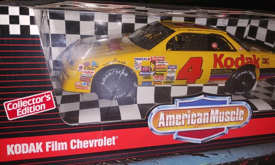 Coche ERTL American Muscle #4 Kodak Chevy Lumina Ernie Irvan escala 1/18 Foto 3 de 4