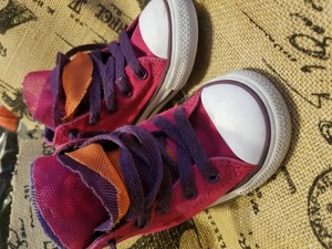 girls confetti converse