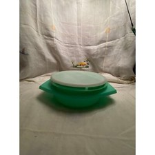 Vintage Tupperware Cheese Grater / Slicer wit...