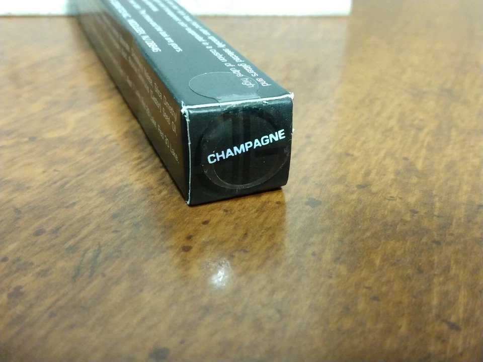 Brillo de labios Studio Gear Complete Color Diamond Shine CHAMPAGNE .25 oz NUEVO SELLADO Foto 3 de 4