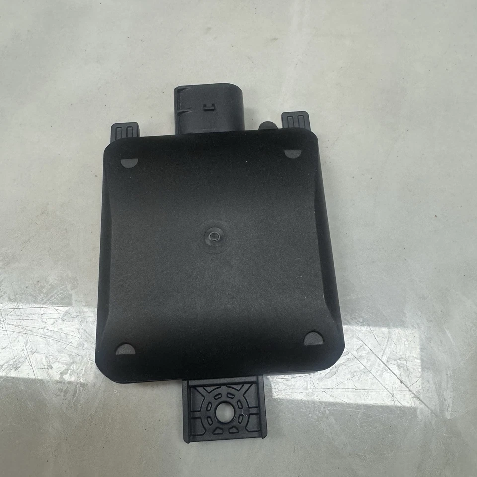 Sensor radar punto ciego izquierdo Volkswagen Jetta 2019-2023 2Q0 907 686 A Foto 2 de 3