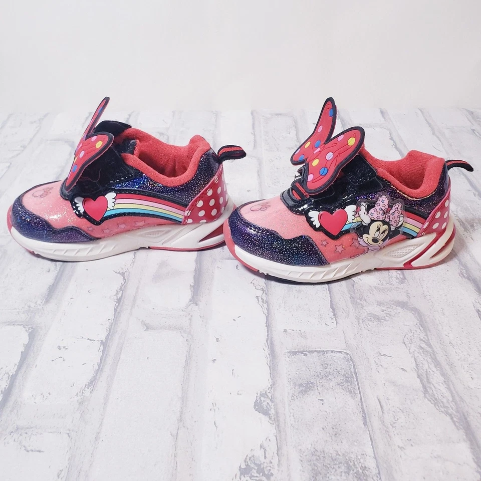 Tenis iluminados Disney Minnie Mouse para niñas Foto 3 de 4