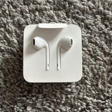 Apple EarPods with Lightning Connector In Ear Canal Headset - White Free Ship