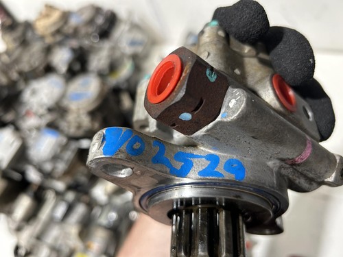 Toyota Hilux Steering Pump KUN26 03/2005-08/2015 - Picture 8 of 13