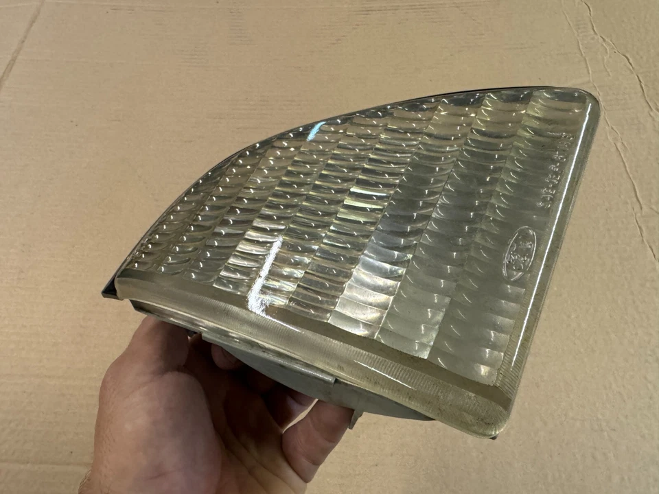 Faros internos de fábrica 87-93 Ford Mustang señal de giro lado del pasajero OEM GT Foto 2 de 4