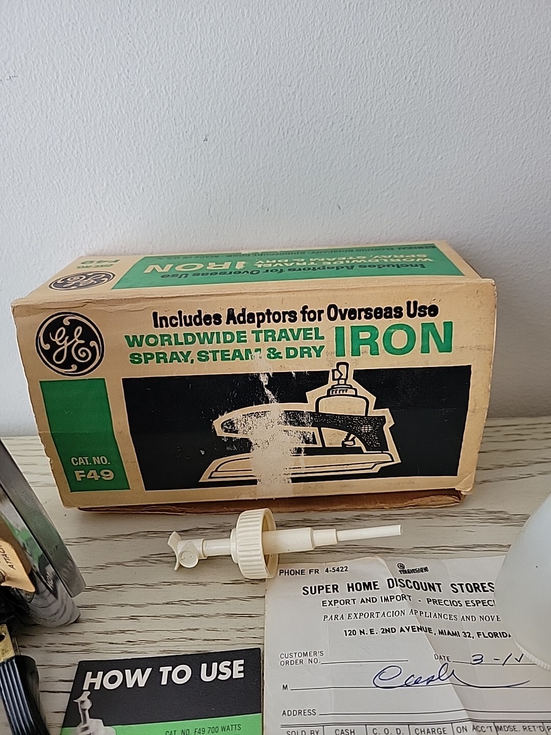 Vintage GE Spray Steam & Dry Travel Iron W/Overseas Adapters F49 Tags Still On