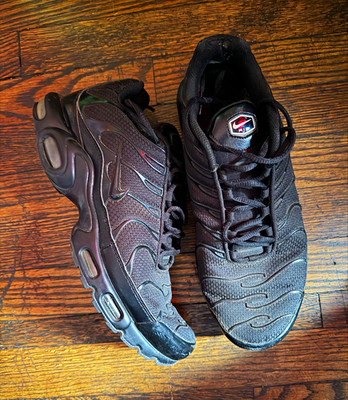 Nike Air Max Plus TN Triple Black/Black/Black Men s Low Top Sneakers 604133-050