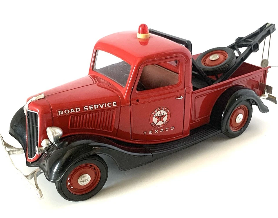 Eastwood Automobilia 1936 Ford Texaco Wrecker Diecast Replica #405500 Solido - Image 3 of 4