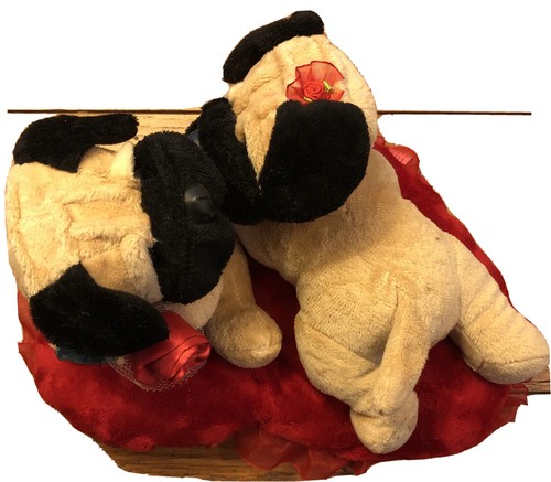 2 Pugs On Red Heart Plush By Goffa - Picture 4 of 11