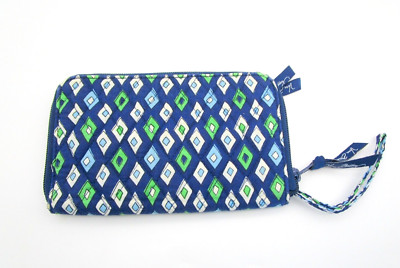 Vera Bradley Blue Diamonds Wristlet Zip Around Wallet