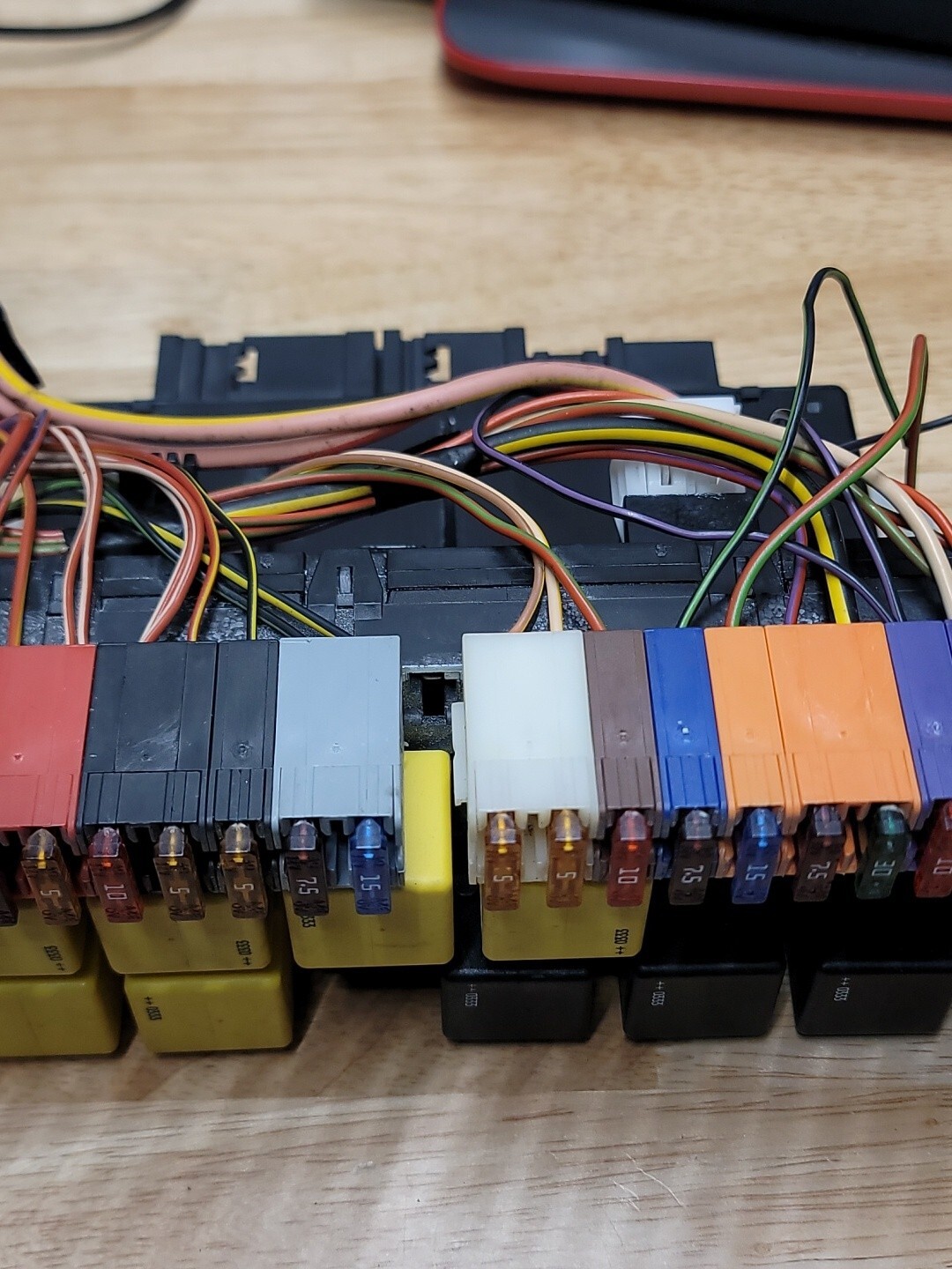 03-12 Mercedes R230 SL500 SL55 AMG Front Left SAM Fuse Box Control Module OEM