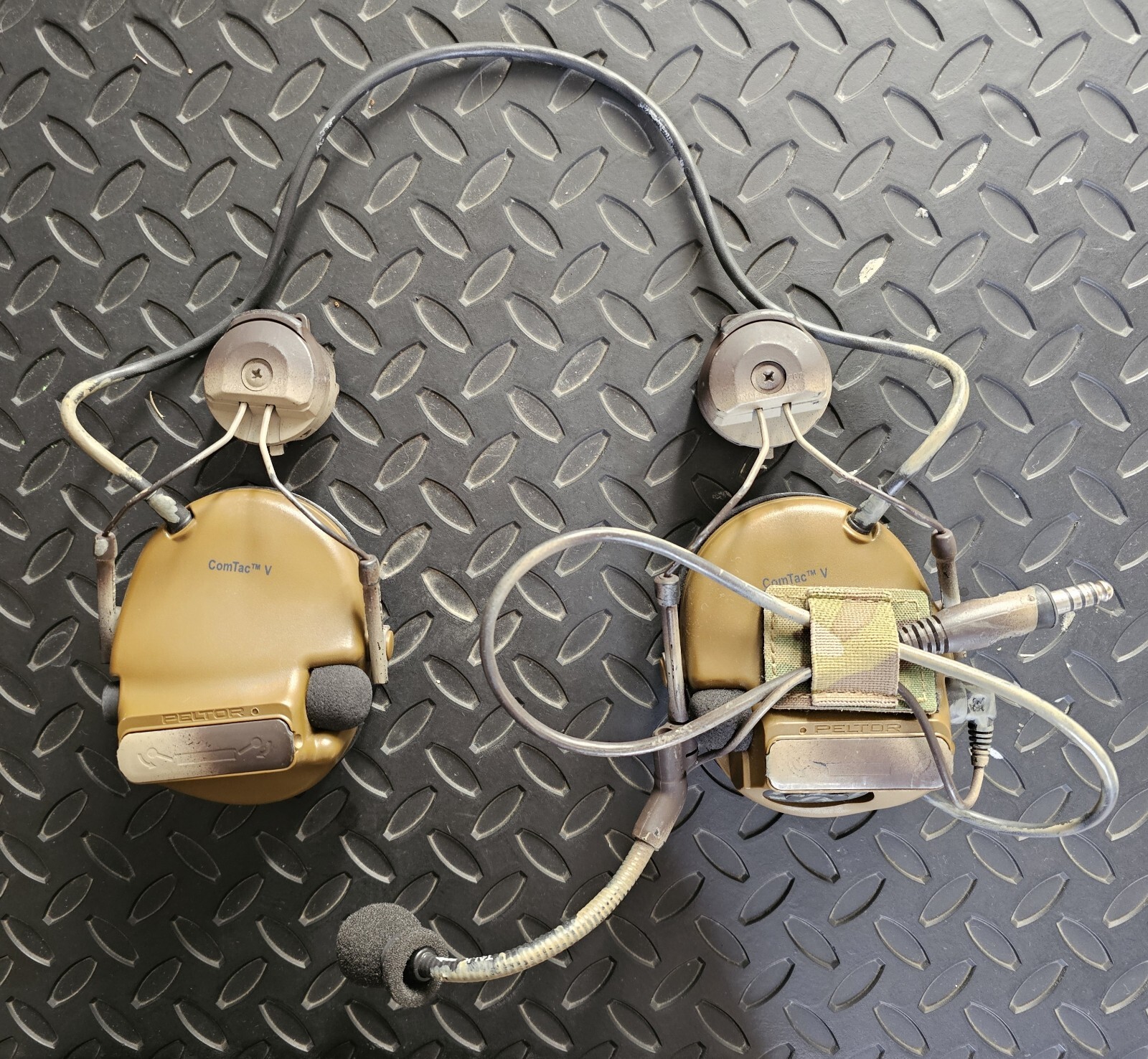USED 3M Peltor ComTac V with Noisefighters Sightlines Gel Ear Cups