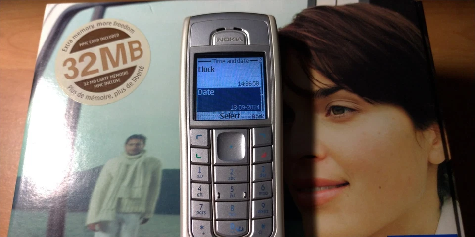 Nokia 6230, blanco perla, todos los accesorios originales + muchos extras Foto 2 de 4