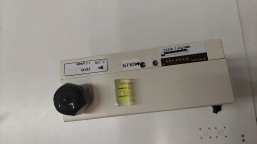 Medidor de flujo de líquido AMAT LINTEC TEOS 3030-04915 LM-1100M-8 1,0 g/min 142 PSi MAX Foto 4 de 4