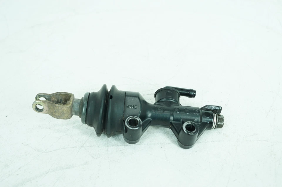 Harley Sportster XL1200 C 2005 personalizada OEM depósito de cilindro maestro de freno trasero Foto 3 de 4