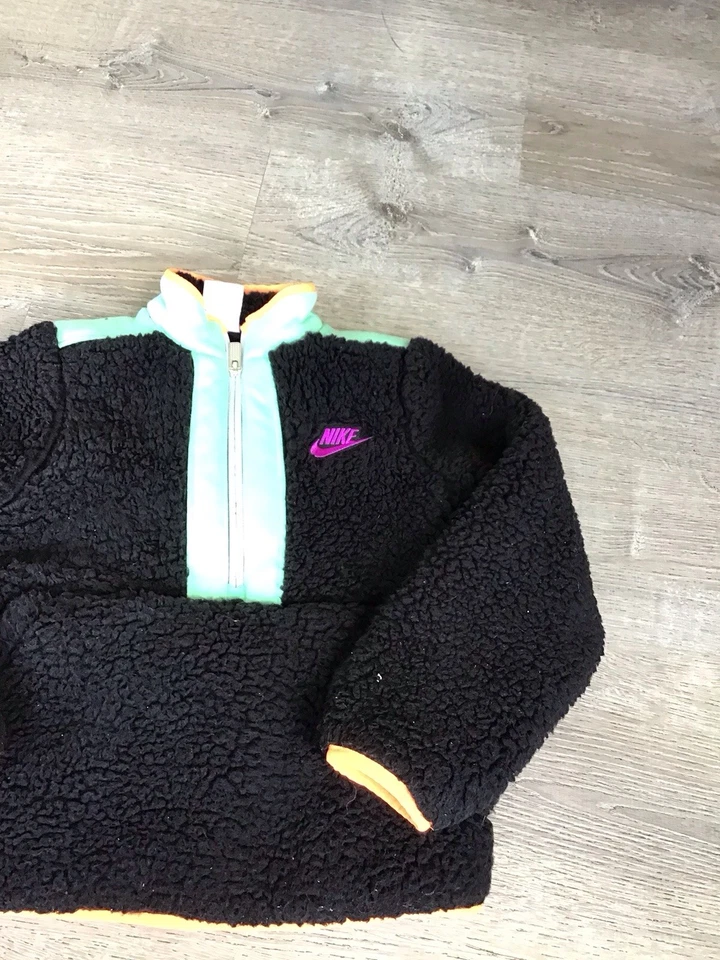 Chaqueta negra Nike Illuminate de vellón de pelo alto para niños talla 7 con cremallera de cuarto Foto 2 de 4