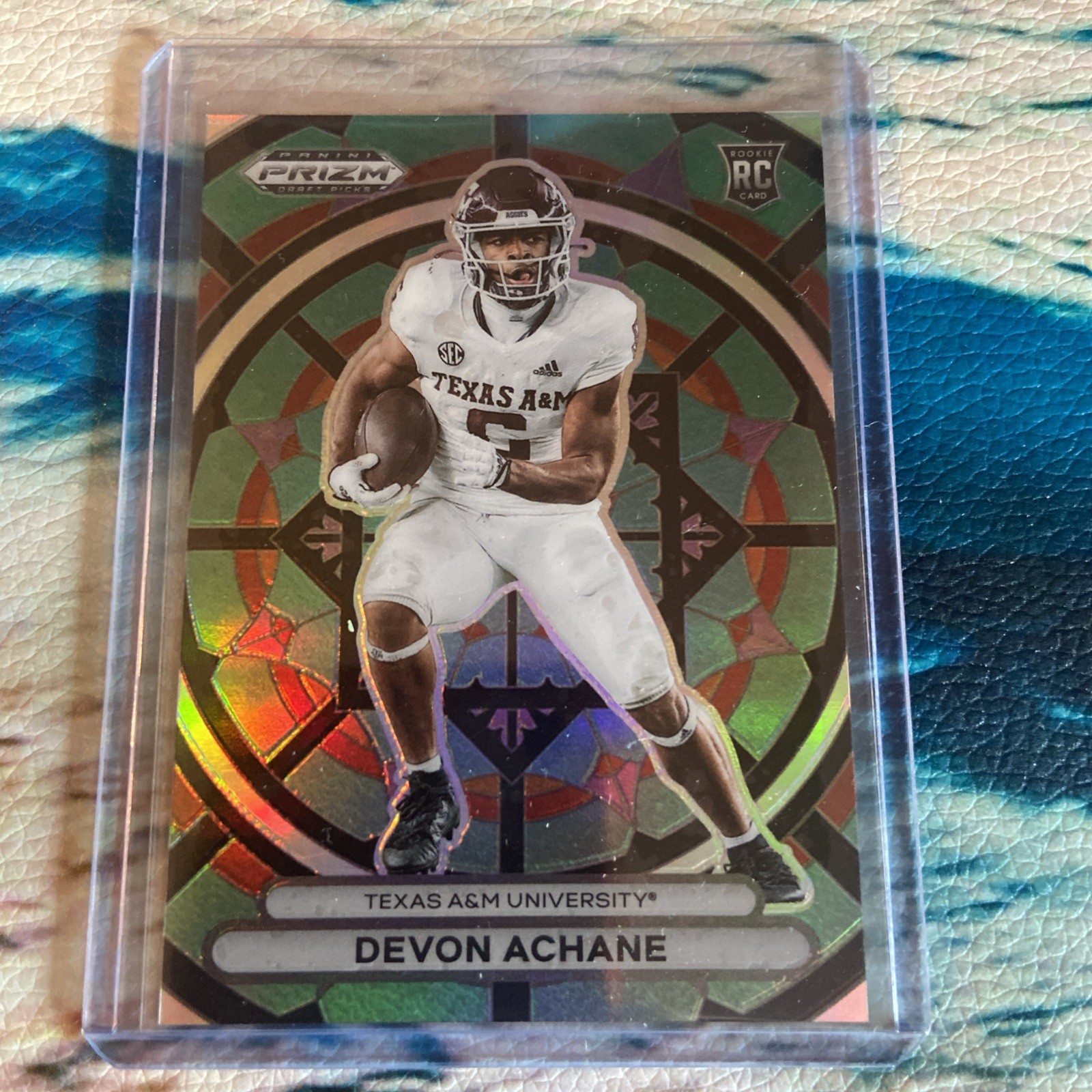 2023 PANINI PRIZM DRAFT PICKS DEVON ACHANE ROOKIE STAINED GLASS #SG-5 CASE HIT